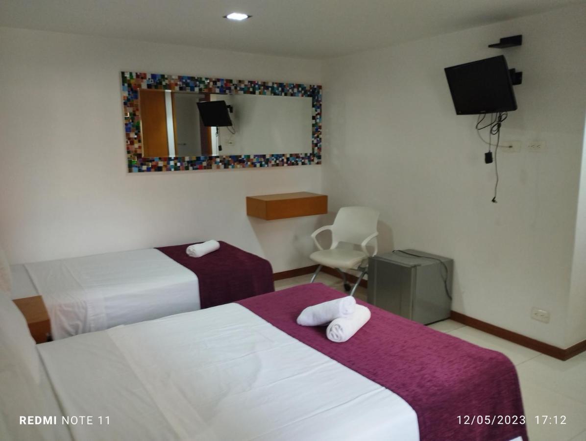 Hotel San Antonio Plaza Кали Экстерьер фото